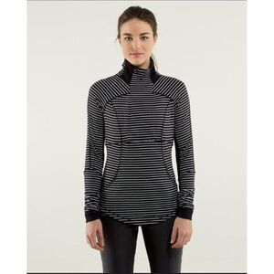 Lululemon Women Sz‎ 2 Base Runner 1/2 Zip Black White Running Top Pullover